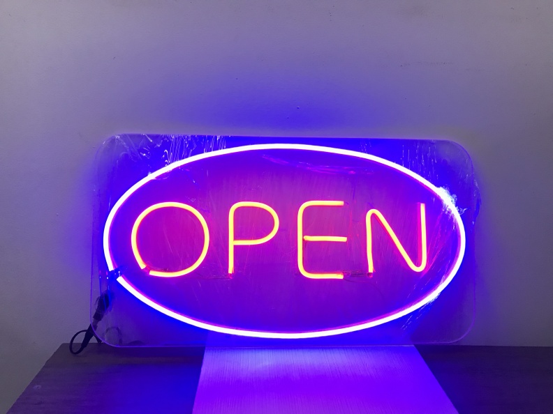 LED Neon – Open