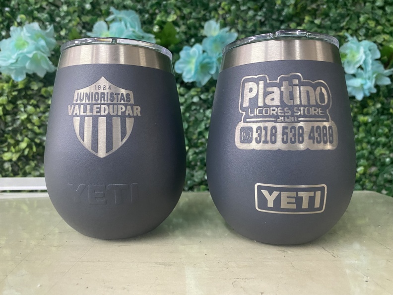 Grabado Vasos Yeti – Platino Licores