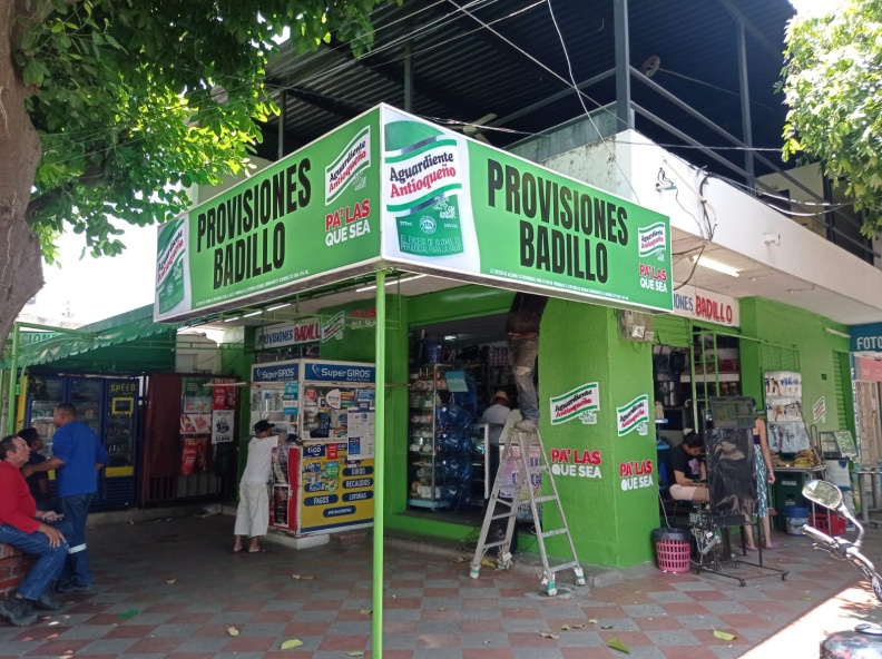 Avisos luminosos para esquinas / Caja de Luz – Provisiones Badillo
